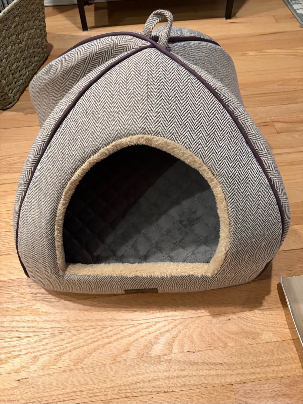 Cozy Cat or Dog Cave Bed - Plush Hideaway for Cats or Dogs
